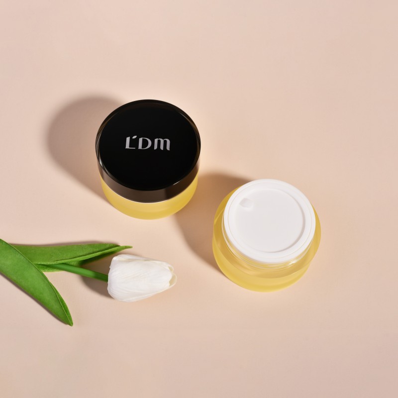 Prázdne nádoby na make-up